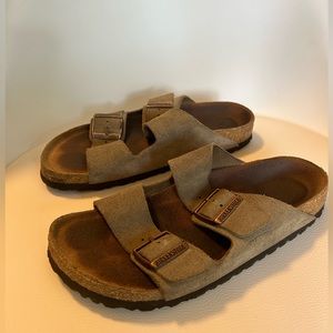 Birkenstock Soft Footbed Arizona Taupe Suede Women’s 39